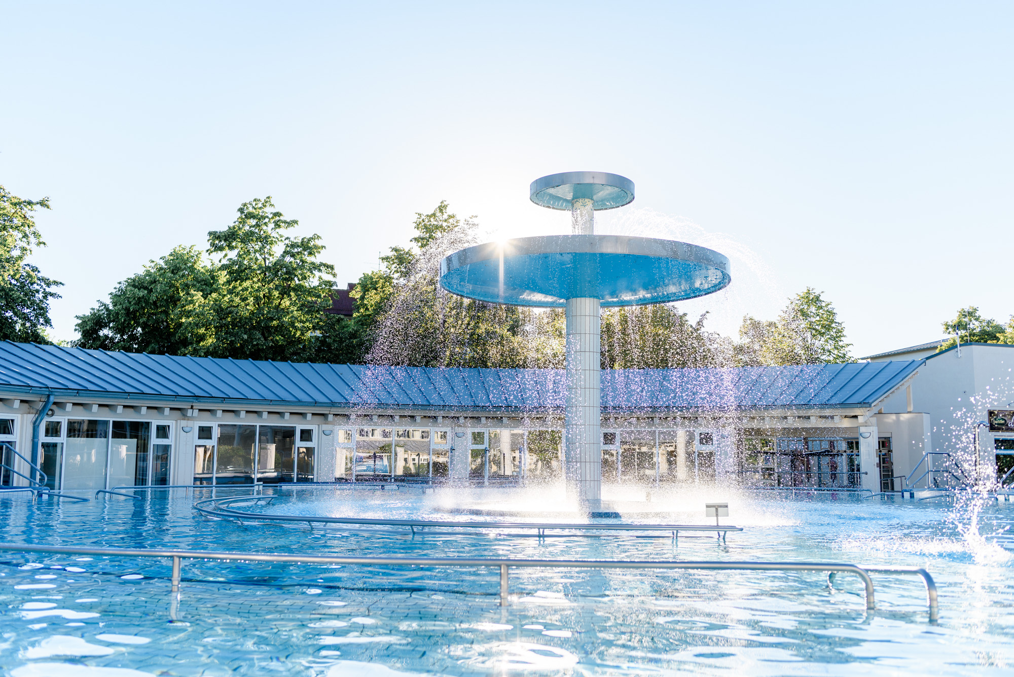 Bilder von Bad Füssing: Zeichnen lernen mit der Schönheit der Therme