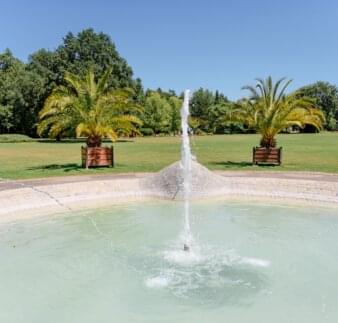 Park mit Springbrunnen