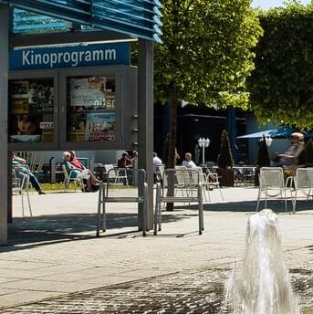 Platz mit Brunnen