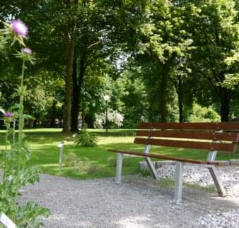 Parkbank im Bibelgarten