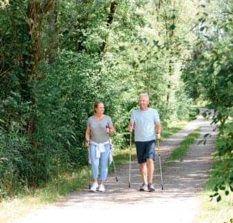 Nordic-Walking - Paar nahe Inn